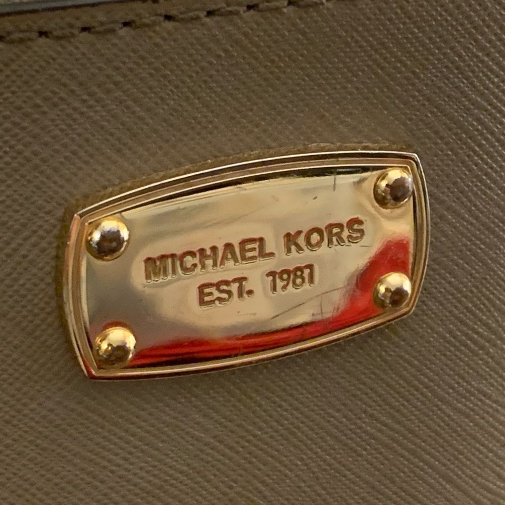 Michael Kors Kellen Saffiano Satchel Purse - Picture 3 of 16